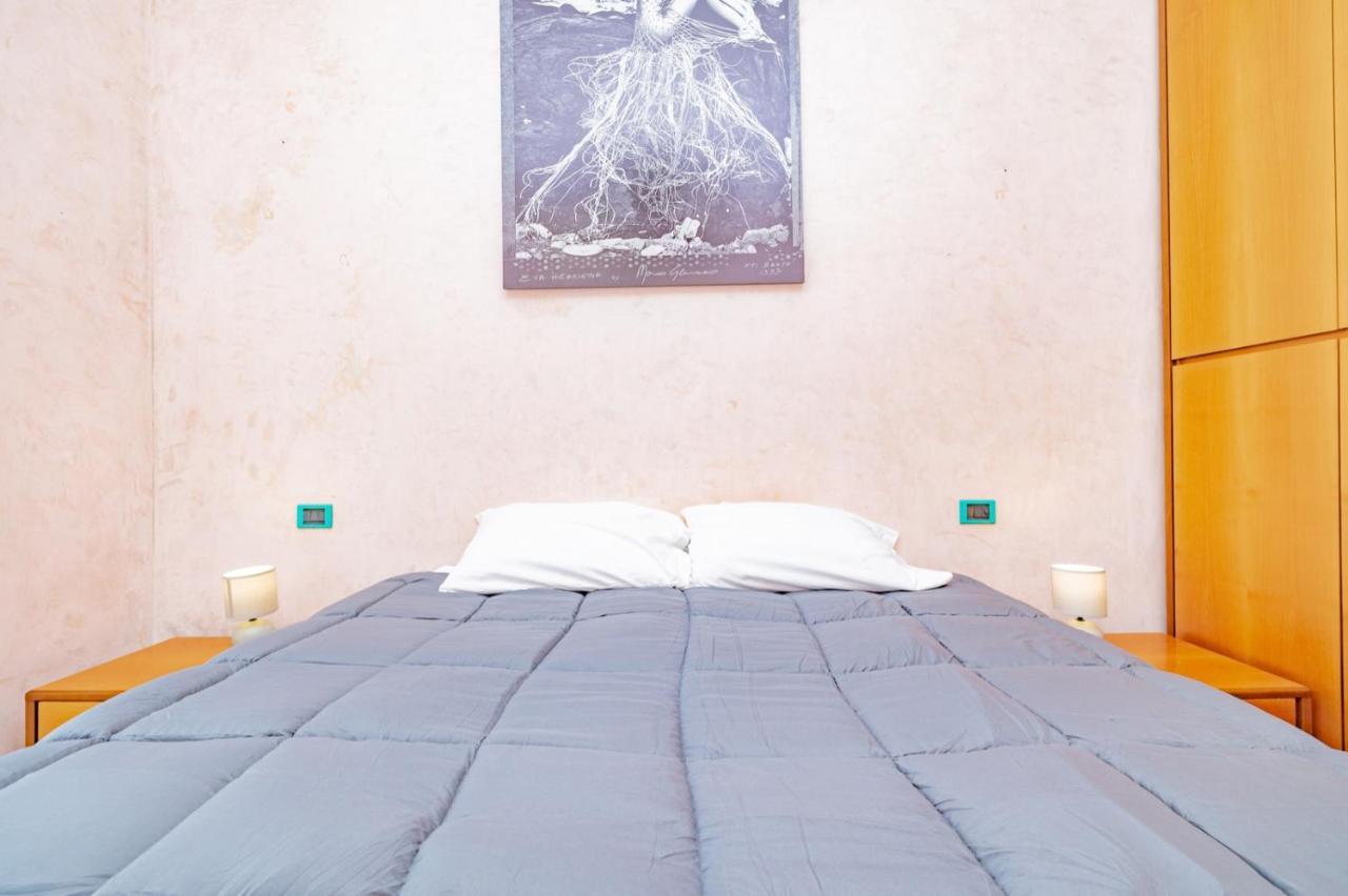 Casa Vicinissima All'Ospedale San Paolo Milan Luaran gambar